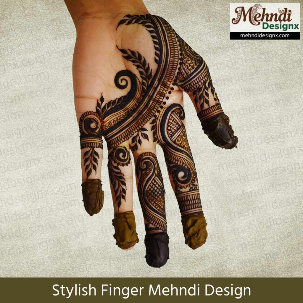 Stylish Finger Mehndi Design